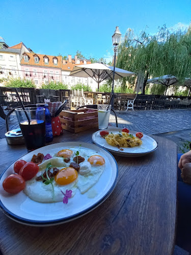 Opinii despre Slovenska Hiša în Ljubljana - Gastronomija in gostinstvo