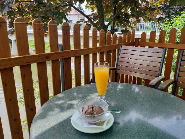 Opinii despre Bar "Pri Podkvi" în Ljubljana - Gastronomija in gostinstvo