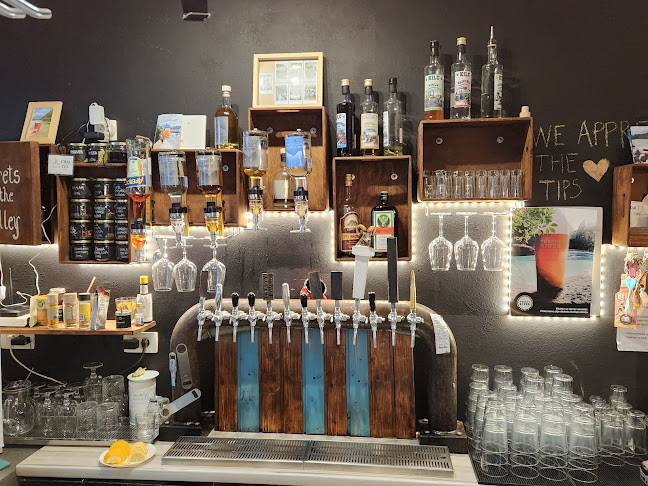 Thirsty River Brewing bar & rooms