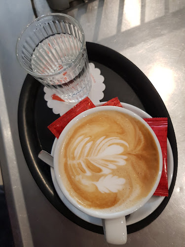 Kavarna Bar Borza, Urban Kolman s.p. - Gastronomija in gostinstvo