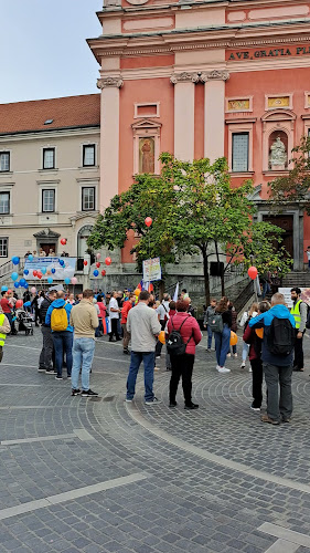 Mačkova ulica 2, 1000 Ljubljana
