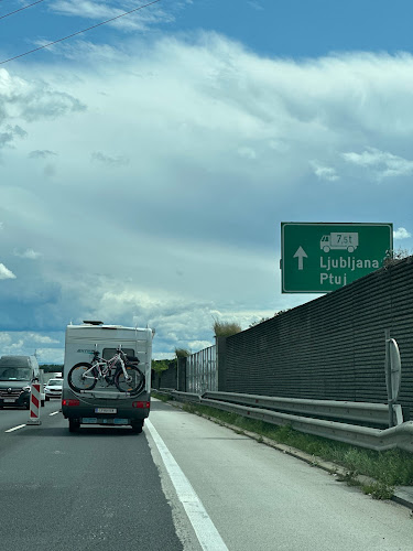 Opinii despre Pekarna Kaučič, proizvodnja in prodaja kruha, peciva, slaščic d.o.o. în Maribor - Gastronomija in gostinstvo