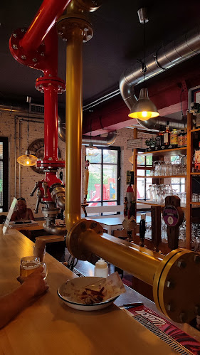 PUNKT, bistro in kavarna - Gastronomija in gostinstvo