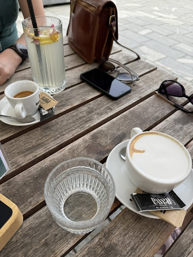 Nana Bistro & Kavarna - Gastronomija in gostinstvo