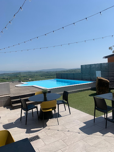 Opinii despre Restavracija Bužinel în Dobrovo v Brdih - Gastronomija in gostinstvo