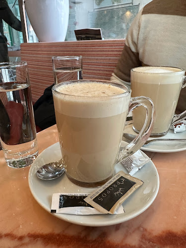 Opinii despre À propos cocktail bar în Bled - Gastronomija in gostinstvo