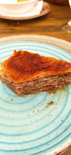 Opinii despre Baščaršija (Koper Carpacciov trg) în Koper - Gastronomija in gostinstvo