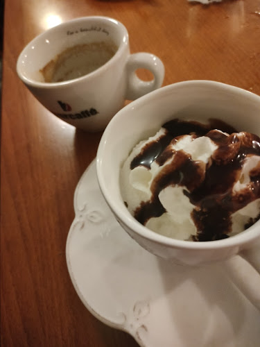 Kava Bar Orfej - Gastronomija in gostinstvo