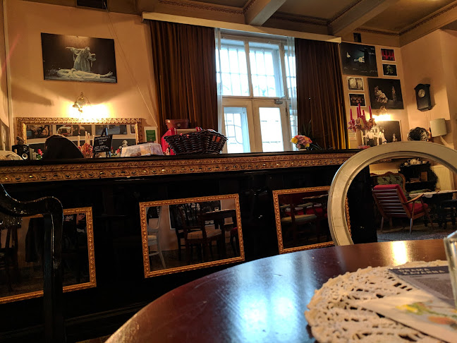 Erjavčeva cesta 1, 1000 Ljubljana