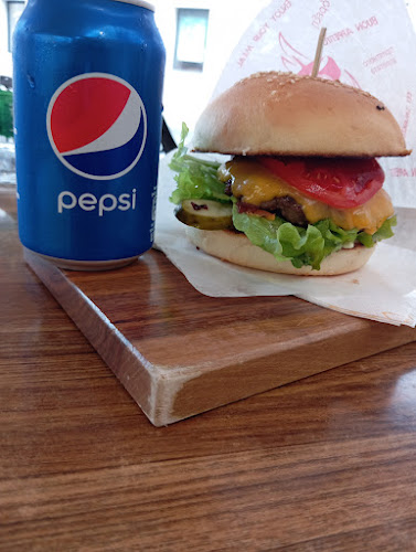 Okrepčevalnica Pika Jeton Arifi s.p. - Gastronomija in gostinstvo