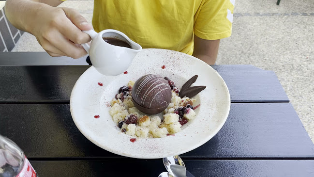 Restavracija James' place