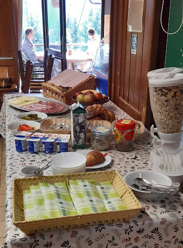 Opinii despre Koča na Gozdu în Kranjska Gora - Gastronomija in gostinstvo