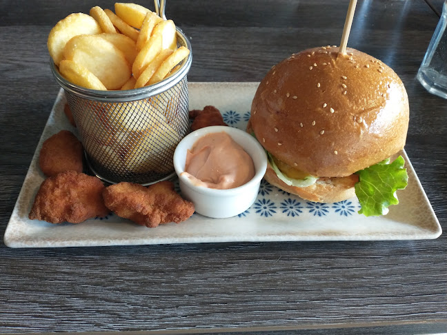 Comentarii opinii despre Oliva .