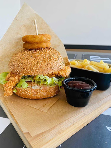 Restavracija James' place