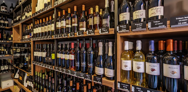 Opinii despre Vinoteka Dvor în Ljubljana - Gastronomija in gostinstvo