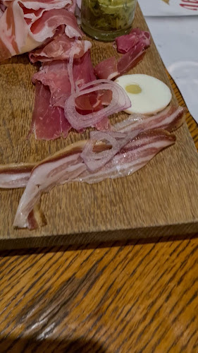 Slovenska Hiša - Figovec - Gastronomija in gostinstvo