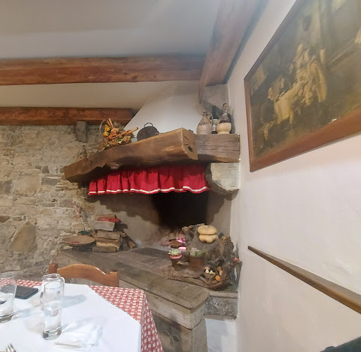 Turistična Kmetija "pri Rjavčevih" - Gastronomija in gostinstvo