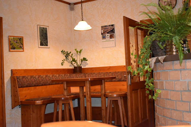 Mesec And Co trgovina, turizem, gostinstvo d.o.o. Zaplana 24, Vrhnika