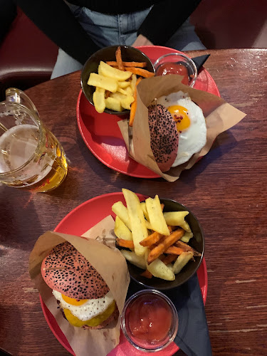 Opinii despre Holidays' Pub în Ljubljana - Gastronomija in gostinstvo