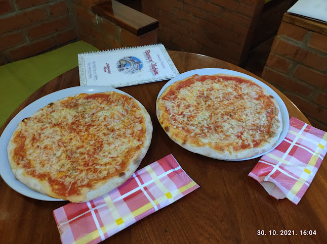 Picerija pri vodnjaku - Gastronomija in gostinstvo