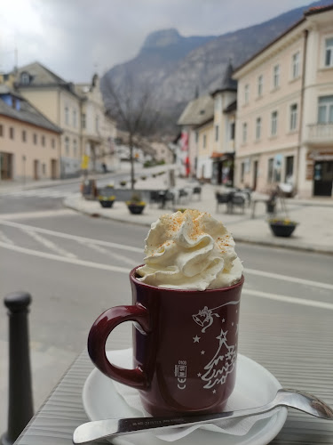 Trg golobarskih žrtev 40, 5230 Bovec