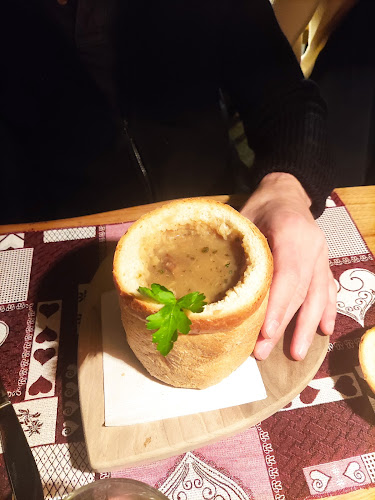 Linhartov trg 2, 4240 Radovljica