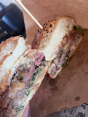 Proper Burger - Gastronomija in gostinstvo