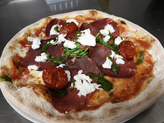 Cesta na Vrhovce 4, 1000 Ljubljana