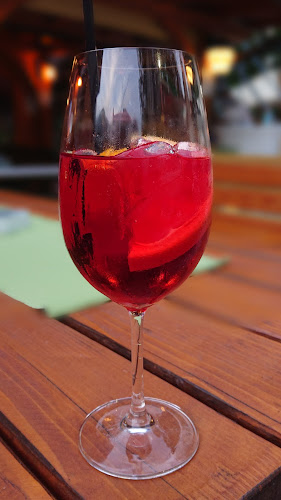 KOKTAJL, mešanje pijač, d.o.o., PR FARTKU (koktajl bar) - Mengeš