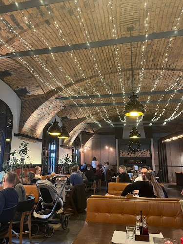 La Cantina CENTER pizzerija in špageterija - Gastronomija in gostinstvo