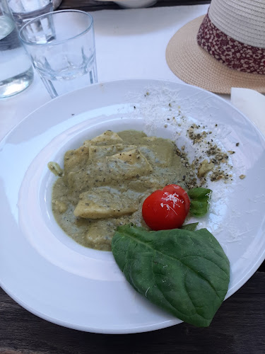 Opinii despre Gujžina - Slovenska kulinarika na vegetarijansko veganski način în Ljubljana - Gastronomija in gostinstvo