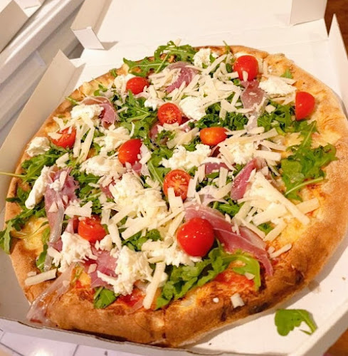 Opinii despre HALO SNOOPY în Logatec - Gastronomija in gostinstvo