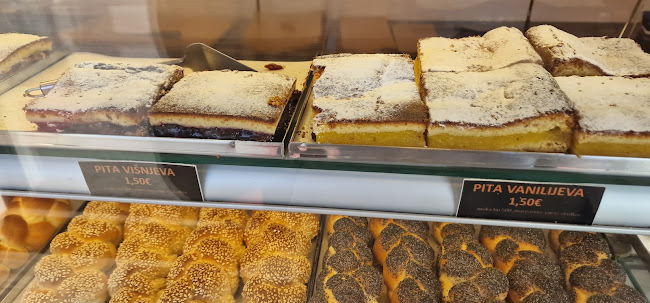 Stara Pekarna Kruhek PE Lavrica