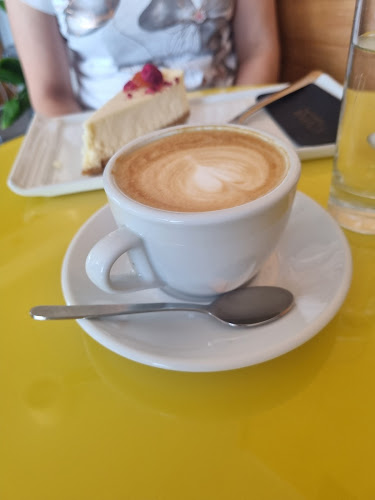 KONNA ice cream & cakes Kreativna slasčičarna d.o.o. - Gastronomija in gostinstvo