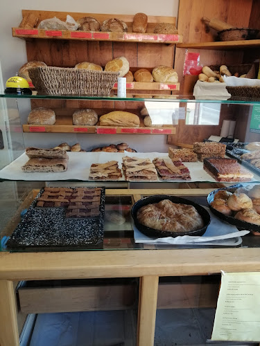 Opinii despre Dvorska Pekarna, Lea Kump Kastelic S.P. în Dvor - Gastronomija in gostinstvo