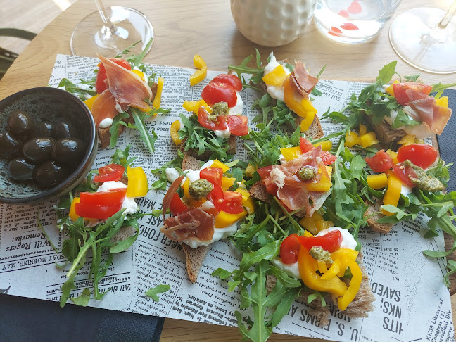 Bistro Mala Bazilika - Gastronomija in gostinstvo