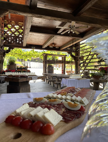 Martinova Izba - Zaključene Družbe - Laško