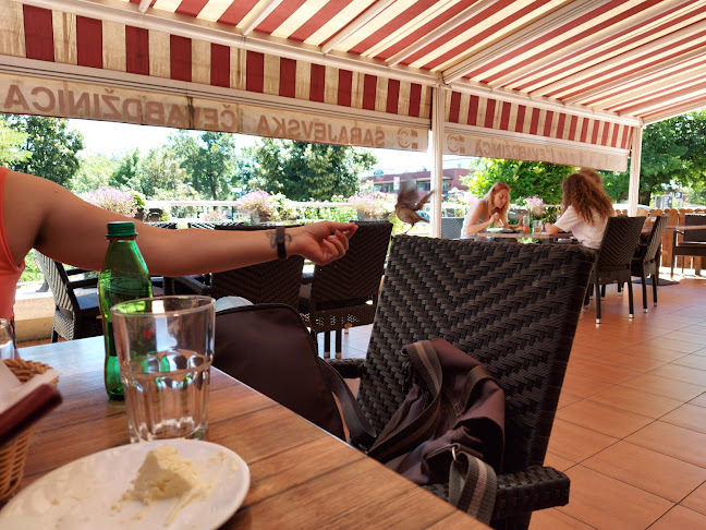 Deset v Pol - Gastronomija in gostinstvo