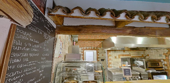 Postojnska ulica 11, 6310 Izola