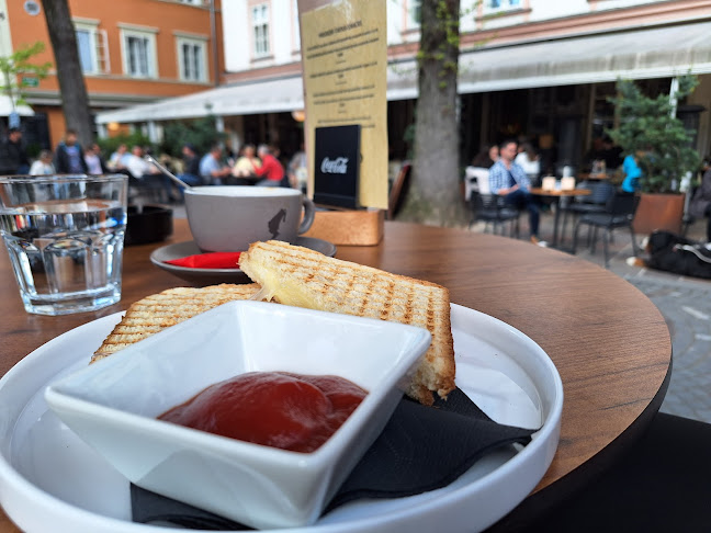 Kavarna Maček - Gastronomija in gostinstvo