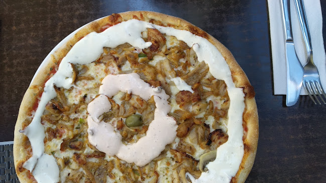 Pizzerija Julija - Gastronomija in gostinstvo