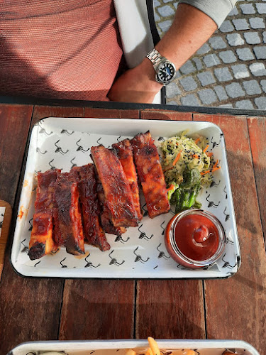 Cankarjevo nabrežje 3, 1000 Ljubljana