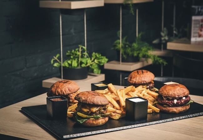 Burger&Pizza House Easy Beer - Gastronomija in gostinstvo