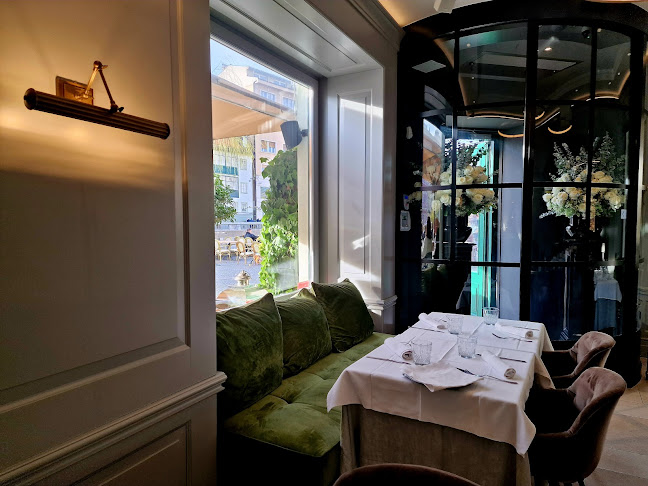 Cankarjevo nabrežje 7, 1000 Ljubljana