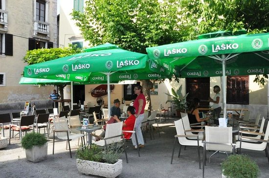 Muzejski trg 1, 6000 Koper