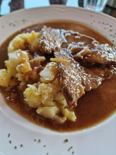 Restavracija Črnuški Dvor - Gastronomija in gostinstvo