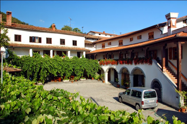 Črniče 91, 5262 Crnice