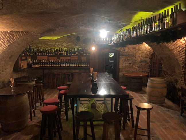 Dvorni trg 2, 1000 Ljubljana