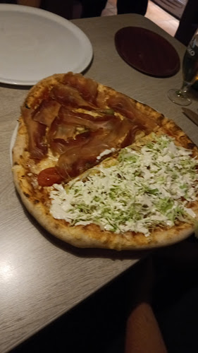 Bistro-Pizzerija Fontana - Gastronomija in gostinstvo