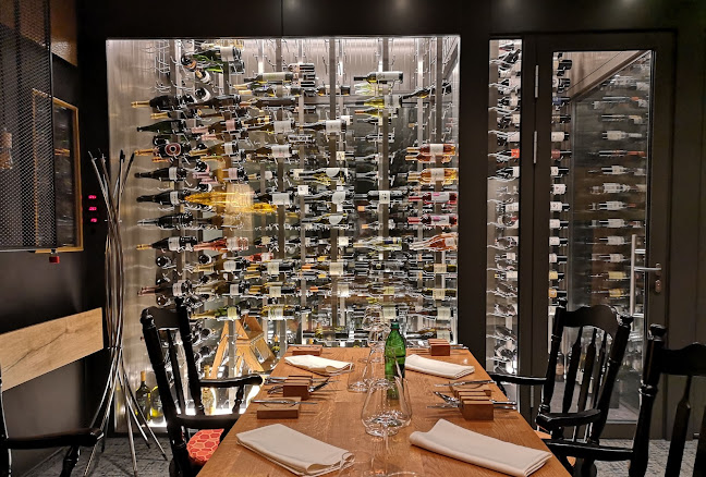 Nazorjeva ulica 2, 1000 Ljubljana